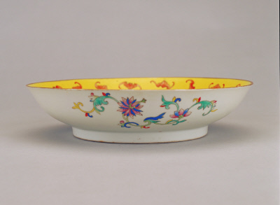 图片[1]-Yellow ground pink red bat pattern plate-China Archive